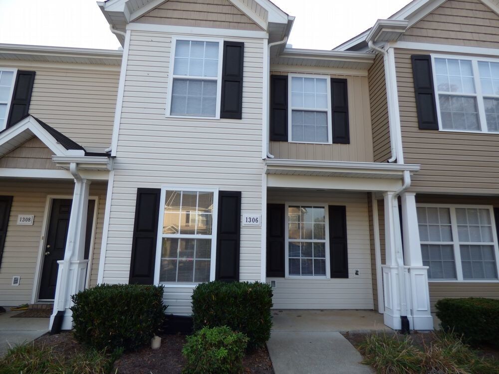 Foto principal - 1306 Vermont Ct