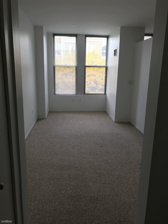 Foto del edificio - 1 br, 1 bath  - 45 Brighton St