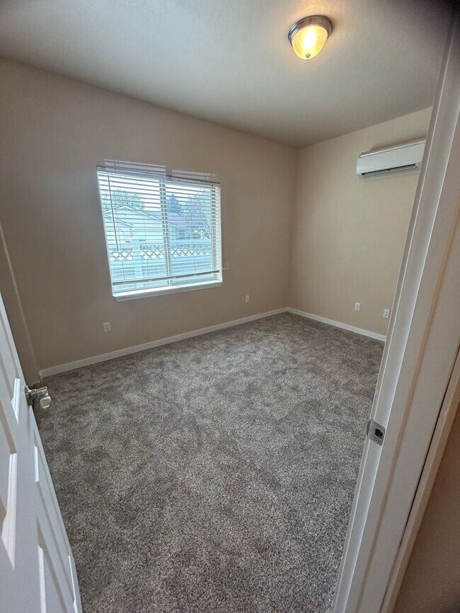Foto del edificio - 1531 Tranquil Ln