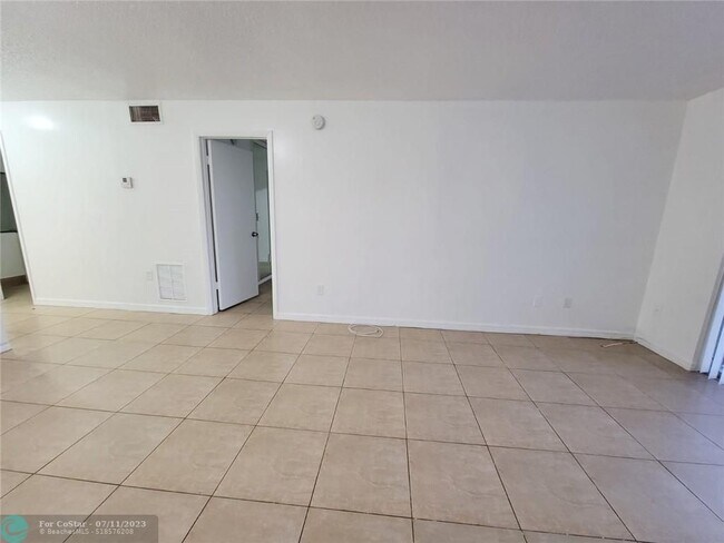 Building Photo - 2800 NW 56th Ave