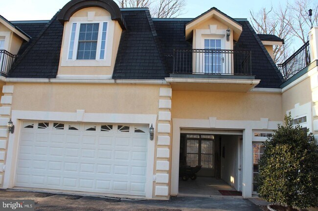 Foto del edificio - 5825 Doyle Rd
