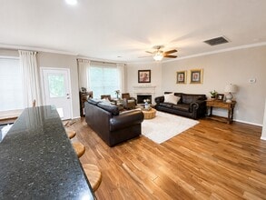 Building Photo - 110 N Hawkhurst Cir