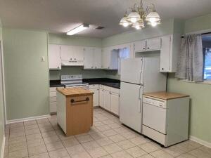 Building Photo - 350 Westmont Dr