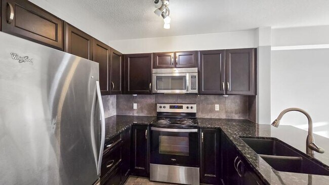 Photo du bâtiment - 1.0 bedroom in Calgary Alberta T3J 0S6