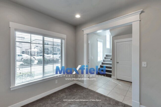 Foto del edificio - 3 BD + Office 2 BA 2 GA Luxury Townhouse  - Highland Utah - with High Speed Internet