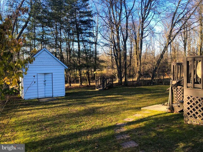 Building Photo - 1127 Buttonwood Dr