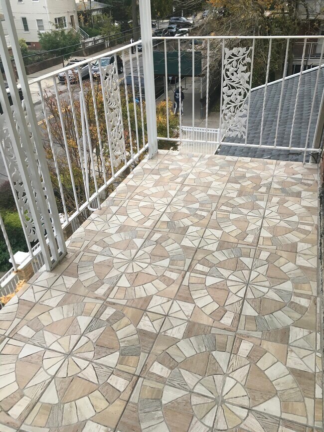 Terraza - 1650 New York Ave