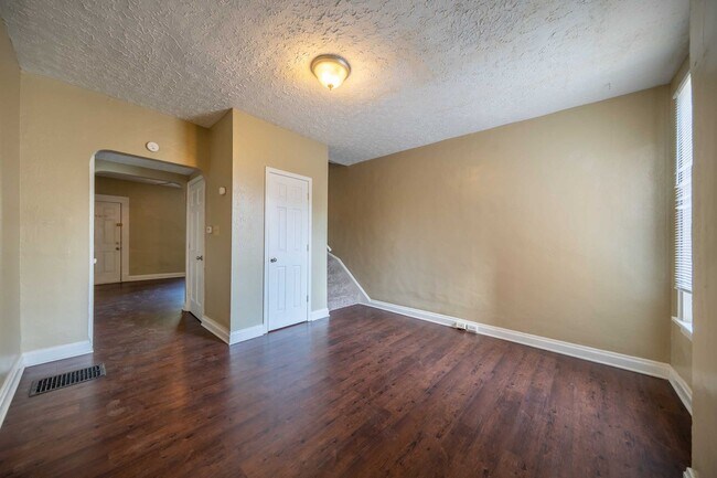 Building Photo - Mithoff and Washington Apartments