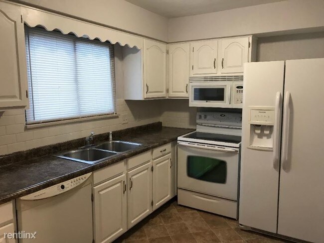 Foto del edificio - 3 br, 1.5 bath Condo - 1147 River Hill Dr