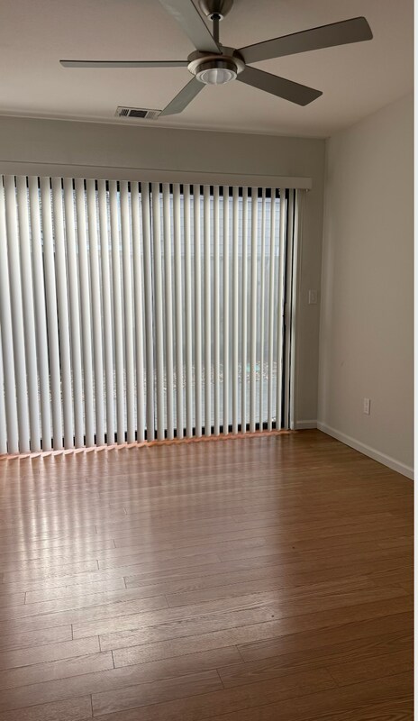 Foto del edificio - 28 Pine Tree Ct