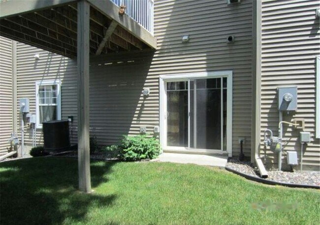 Foto del edificio - 5073 Dunkirk Pl N