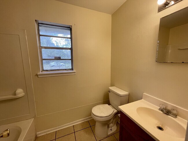 Foto del edificio - Home For Rent