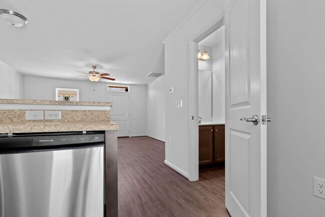 Foto del edificio - Great Townhome!