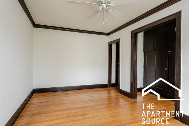 Building Photo - 4550 N Maplewood Ave