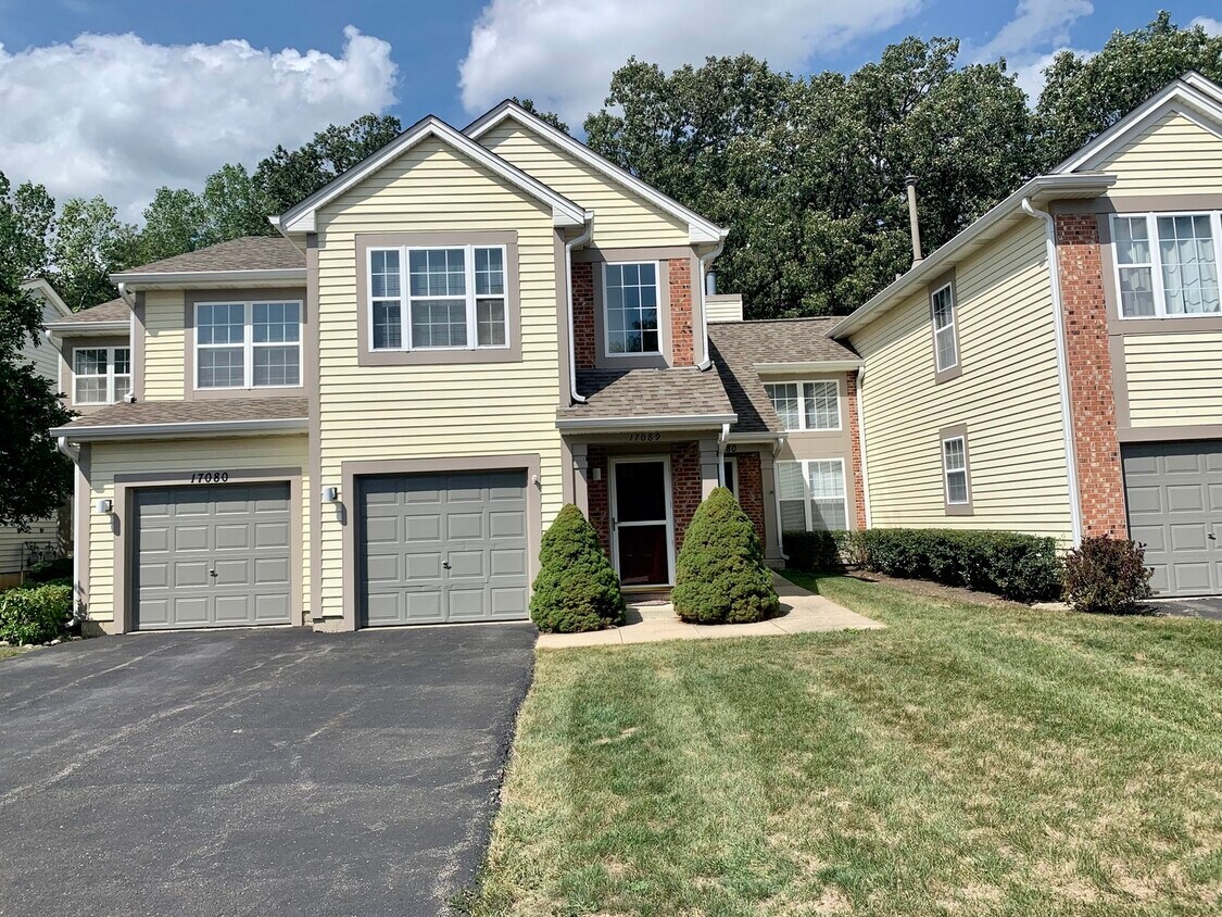 17086 W Cunningham Ct, Libertyville, IL 60048 Townhome Rentals in