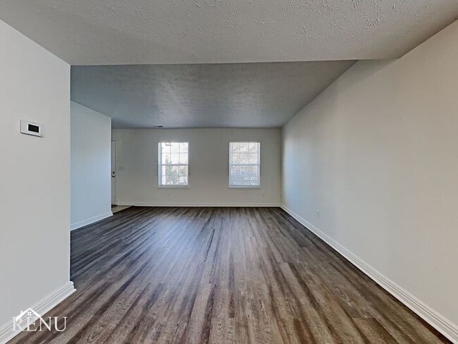 Foto del edificio - 7840 Daylily Dr