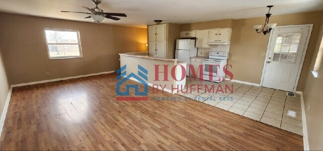 Building Photo - Two Bedroom Townhouse | New Harmony