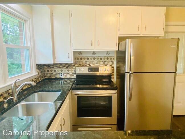 Building Photo - 3 br, 1 bath House - 245 Sunset Ridgewood Dr