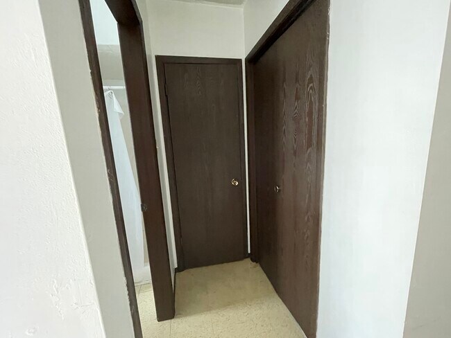 Foto del edificio - 469 Crawford Ave