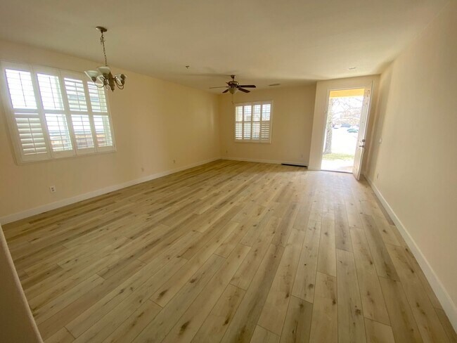 Foto del edificio - Hesperia/Oak Hills 4 bedroom