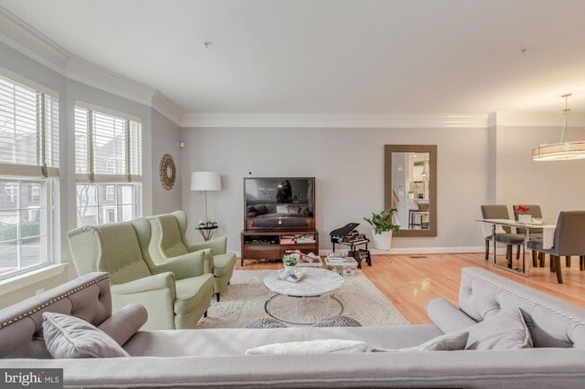Photo - 5112 Knapp Pl Townhome