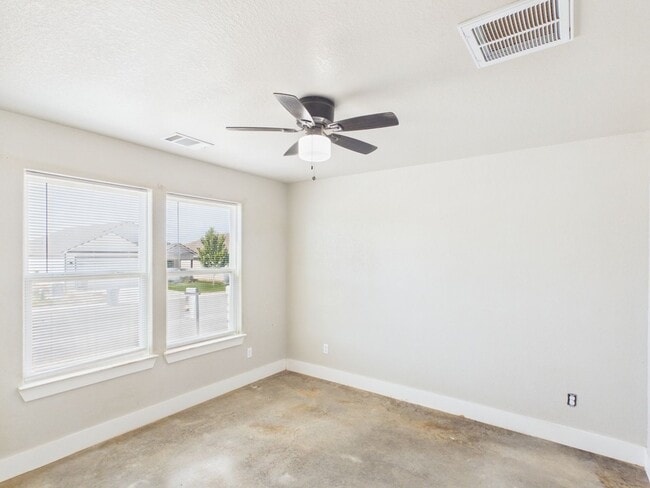 Building Photo - 124 Feather Way