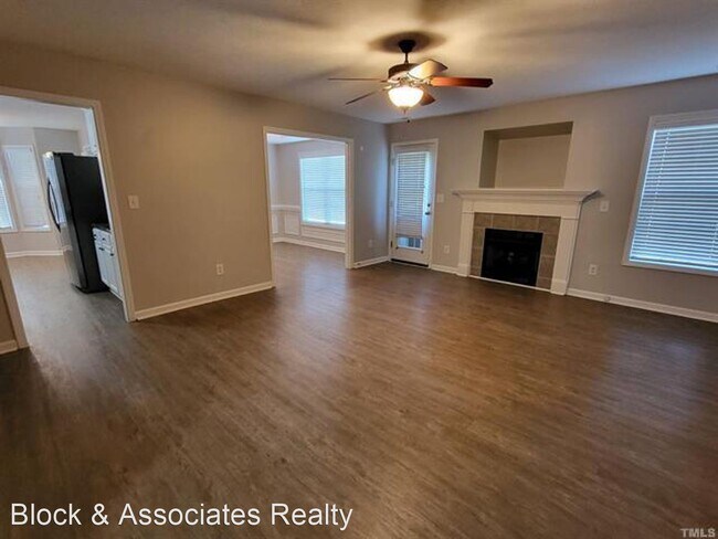 Foto del edificio - 4 br, 3 bath House - 5916 Gentleman Dr