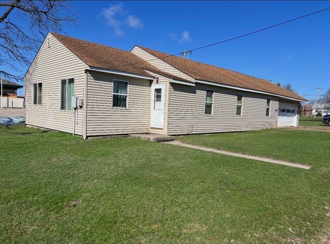 Building Photo - 16 Jacobson Ln