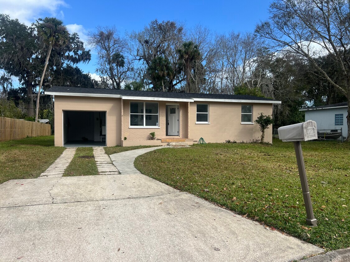 Primary Photo - 623 S Lanvale Ave