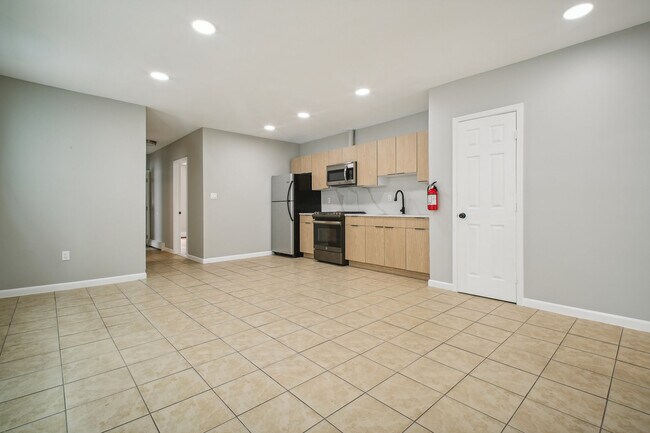 Foto del edificio - 125 Kearney Ave