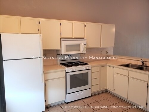 Foto del edificio - 8974 Hauser - Updated!