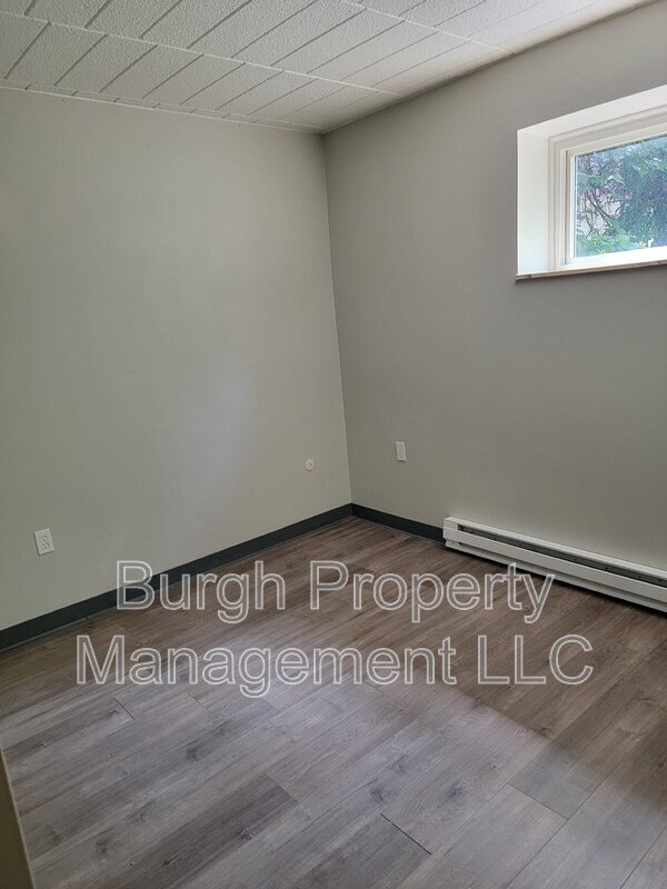Building Photo - 634 Southcrest Dr
