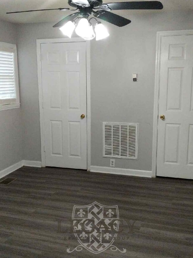 Building Photo - 330 Vivelle Ave