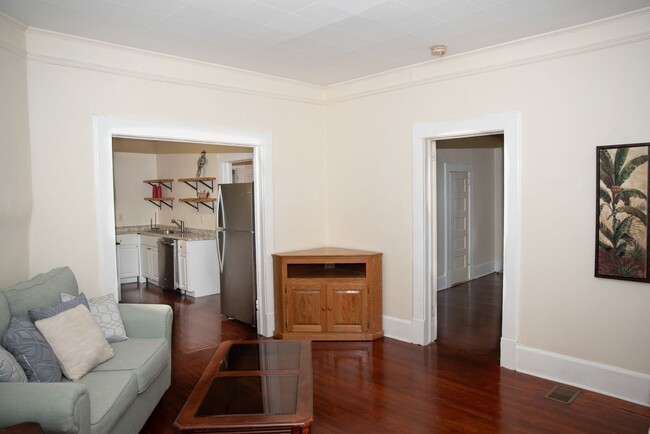 Foto del edificio - Charming 3 Bedroom 1 Bath