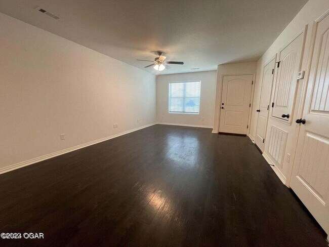 Building Photo - 1824 S Pennsylvania Ave