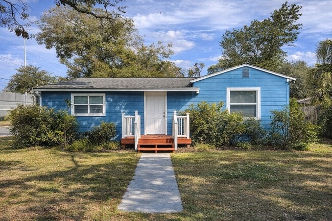 Photo - 802 E Emma St House