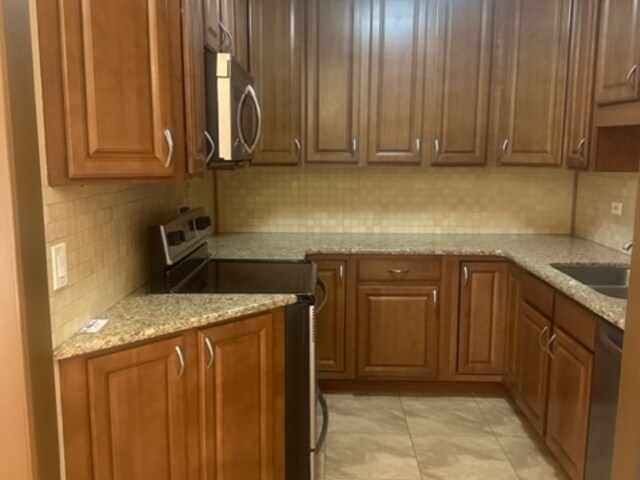 Building Photo - 6110 Knoll Valley Dr