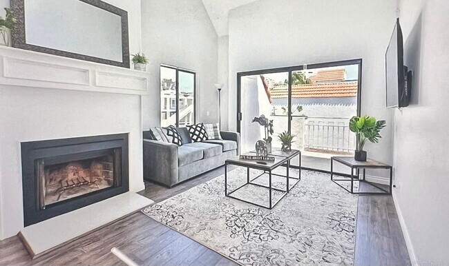 Foto del edificio - 8332 Regents Rd
