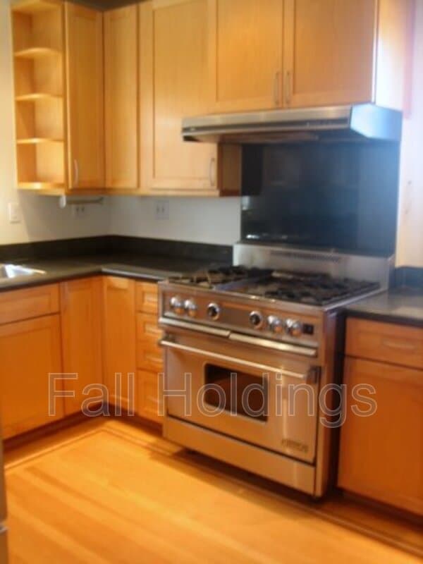 Building Photo - 626 Grizzly Peak Blvd