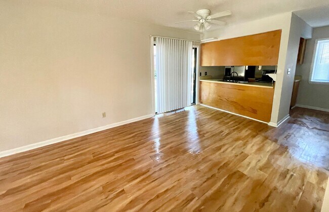 Building Photo - 2315 Green Timbers Trail Apt B