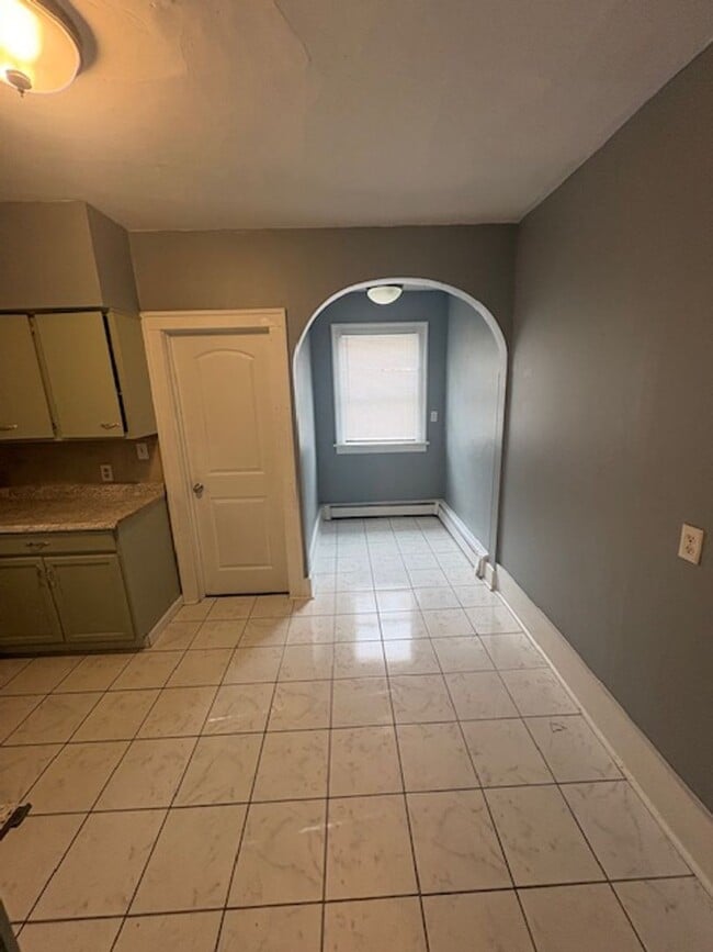 Foto del edificio - 2405 N Sheridan Rd