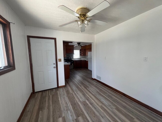 Foto del edificio - 725 Kingsley Dr