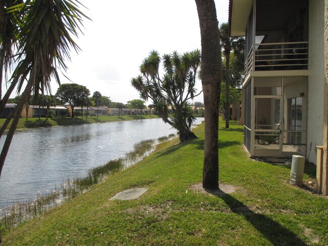 Foto del edificio - 106 Lake Evelyn Dr