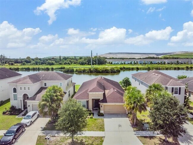 Foto del edificio - 7207 Nightshade Dr