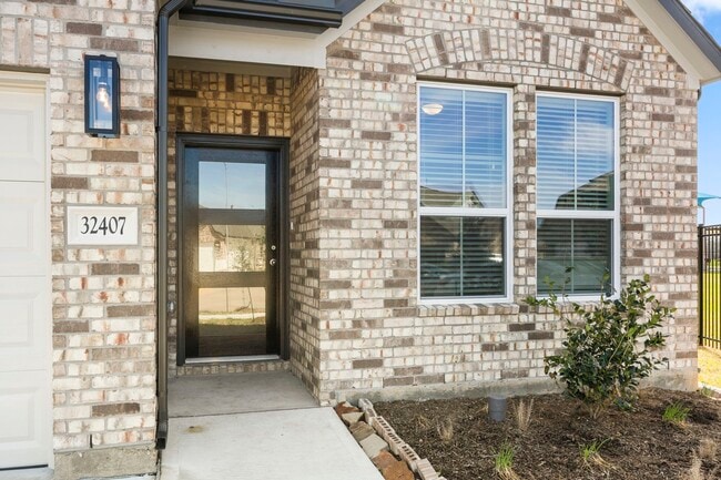 Building Photo - 32407 Hamilton Crest Dr