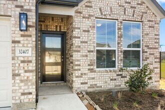 Building Photo - 32407 Hamilton Crest Dr