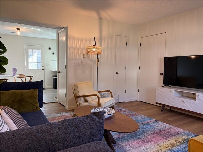 Building Photo - 2630 Kantz Dr