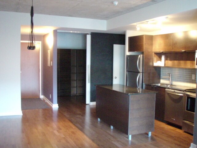 Photo du bâtiment - 324 Laurier Av W