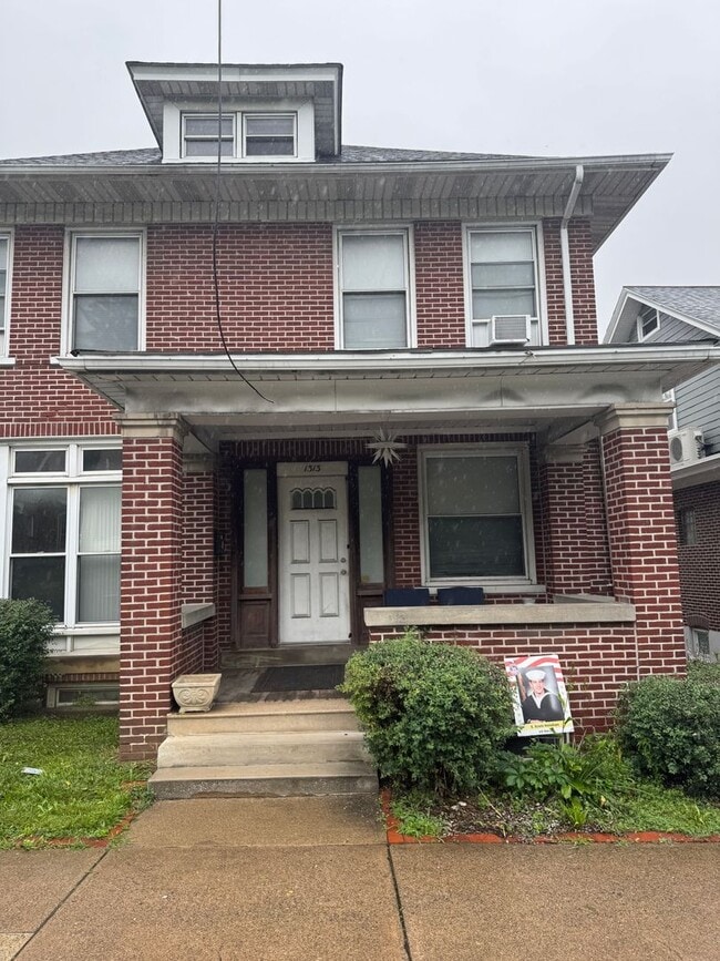 Foto del edificio - 5 Bedroom Detached Home in fountain Hill