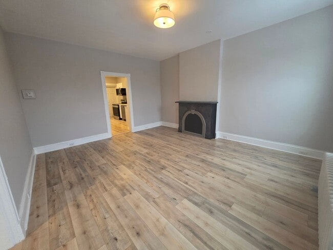 Foto del edificio - 2-Unit Duplex, Kingston NY